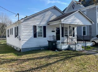 522 N Center St, Mount Olive, NC 28365