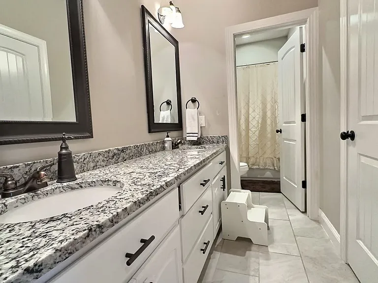 1018 Ridge Point Dr — Photo 6