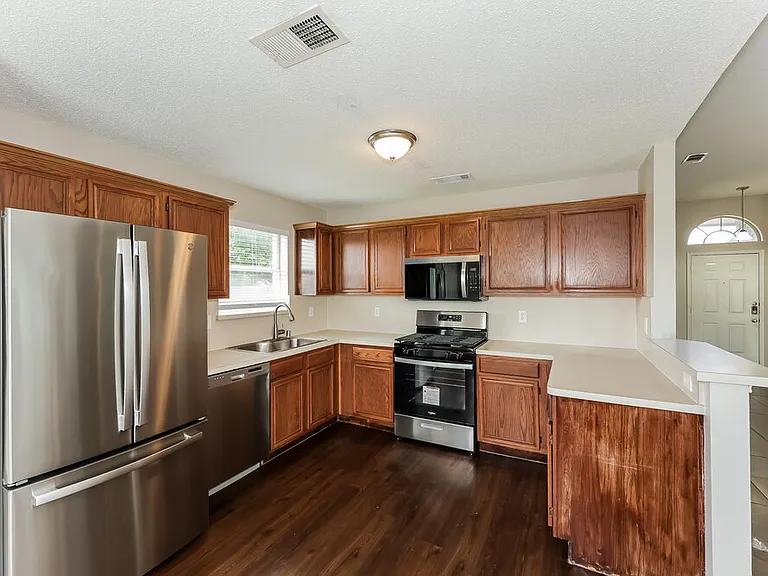 706 Valleycreek Rd — Photo 8