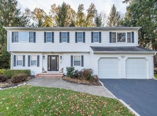 20 Oxford Dr, East Hanover, NJ 07936