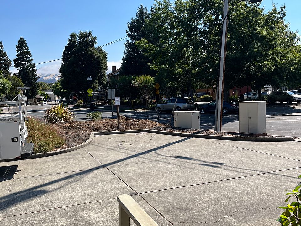 Farmer's Market, Iron Horse Trail, downtown Danville just steps away.