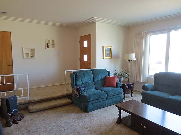 Living room, tray ceiling