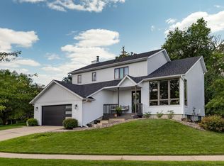 2033 Beacon Dr SW, Rochester, MN 55902