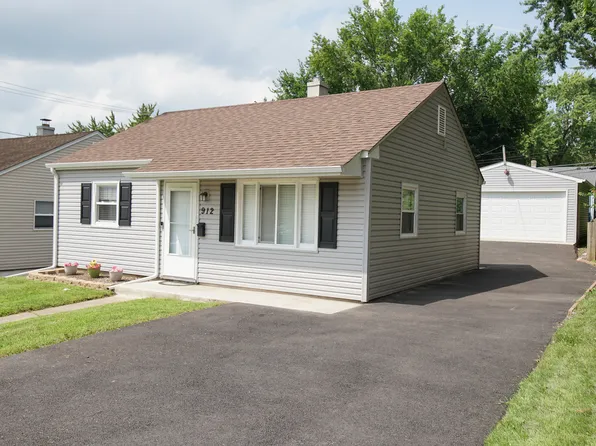 912 Harriet Ave, Aurora, IL 60505