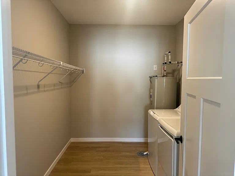 260 S Chestnut St — Photo 15