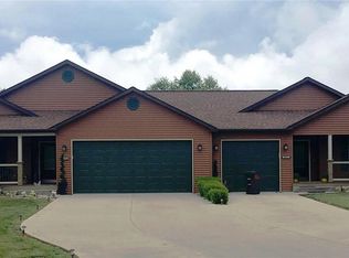 1300-1302 Villa Verde Dr, Greenville, IL 62246