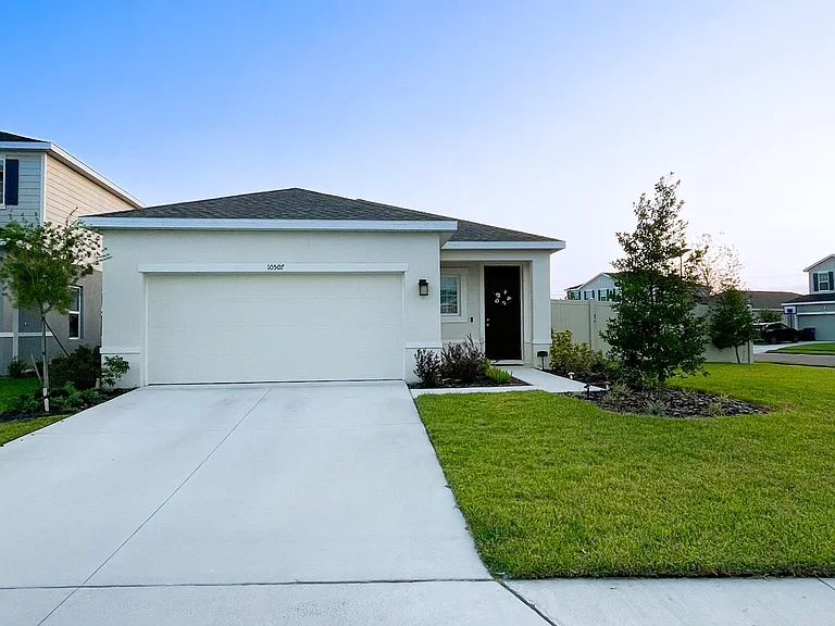 10507 High Noon Trl — Photo 1