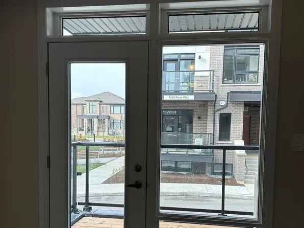 1593 Rose Way #118, Milton, ON L9E 1N4