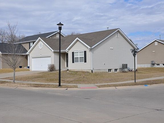 3rd image of 213 Flint Brook Dr