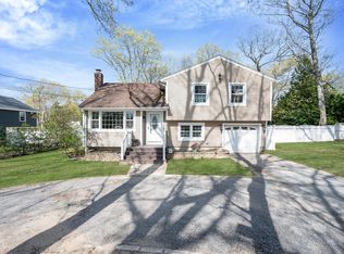 29 Wyandanch Blvd, Smithtown, NY 11787