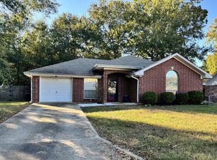 33 Green Oak Cir, Nash, TX 75569