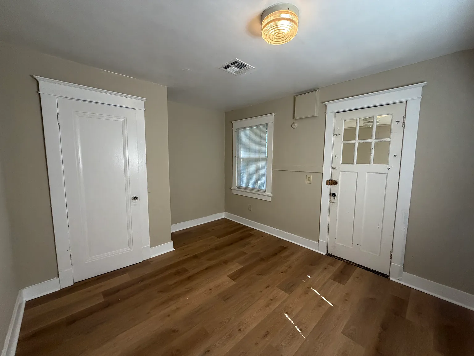 2 bed, 1000 sqft, $1,750 — Photo 4