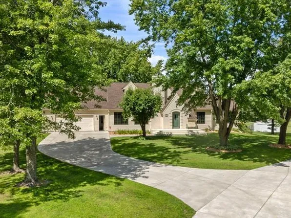 5096 173rd St N, Hugo, MN 55038