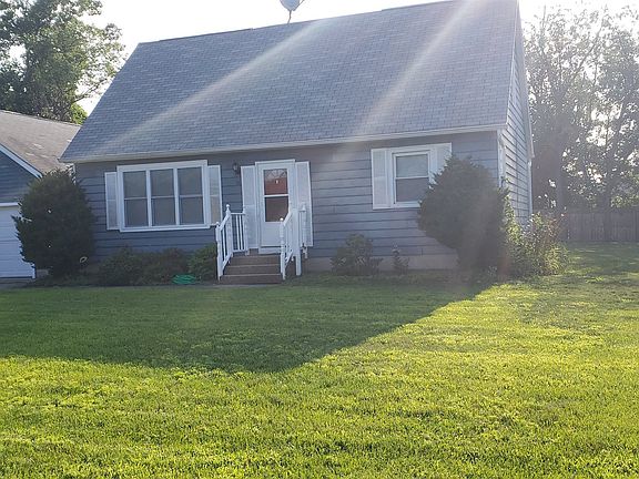 3rd image of 14 Hillcrest Ave