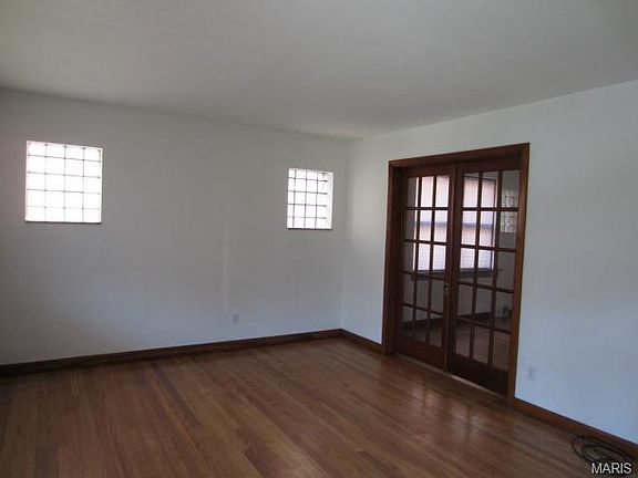5th image of 3947 Dunnica Ave