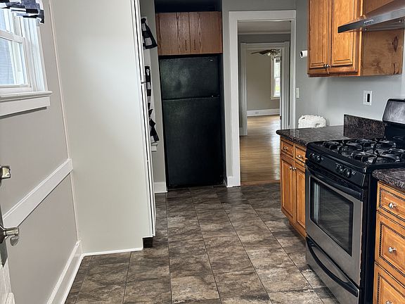 5th image of 133 N Main St #2