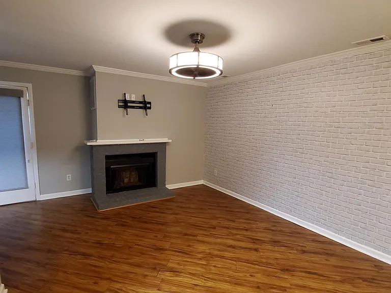3619 Mill Run — Photo 9