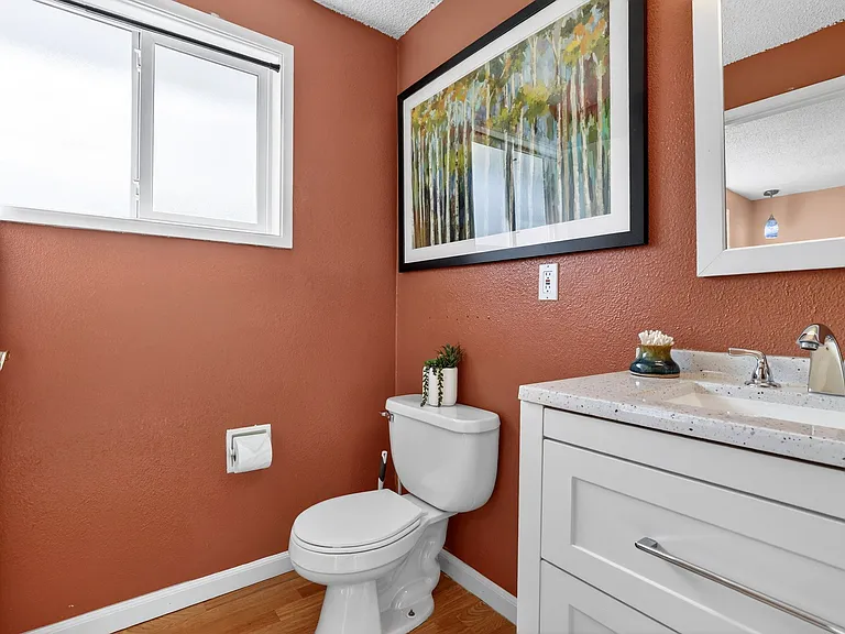 640 Stonehill Dr — Photo 34