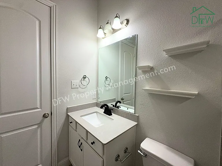 302 Julia Ln — Photo 22