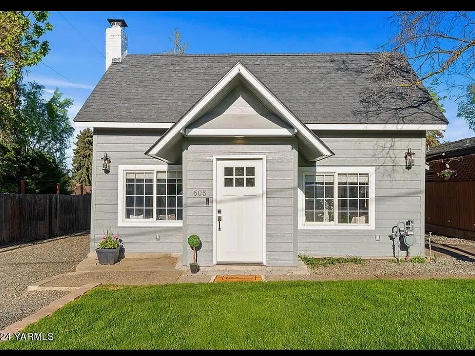 S 22nd Ave