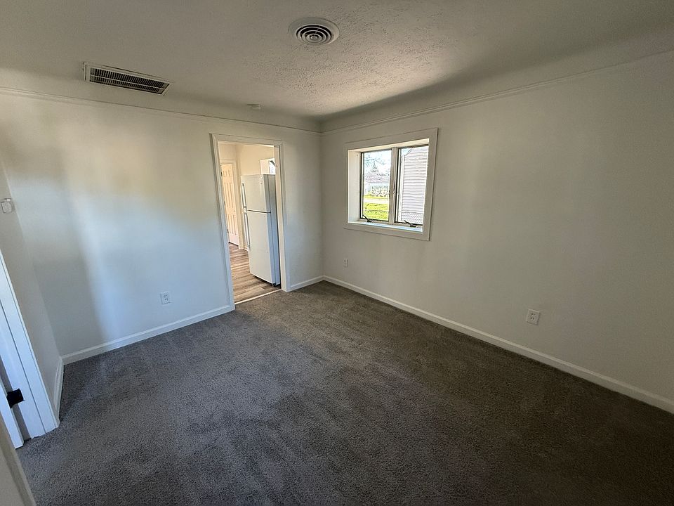 8212 Continental Ave, photo 3