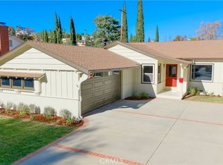 22137 Ybarra Rd, Woodland Hills, CA 91364