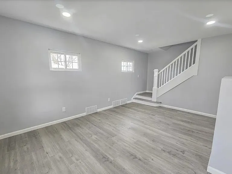 429 E Indianola Ave #2 — Photo 5