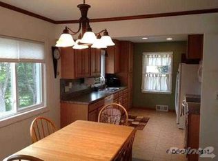 21 Lindberg Ter, Dubuque, IA 52001