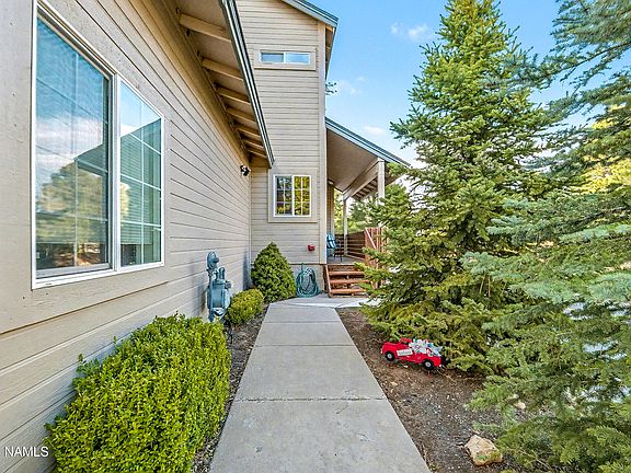 3rd image of 1067 W Deadwood Ct
