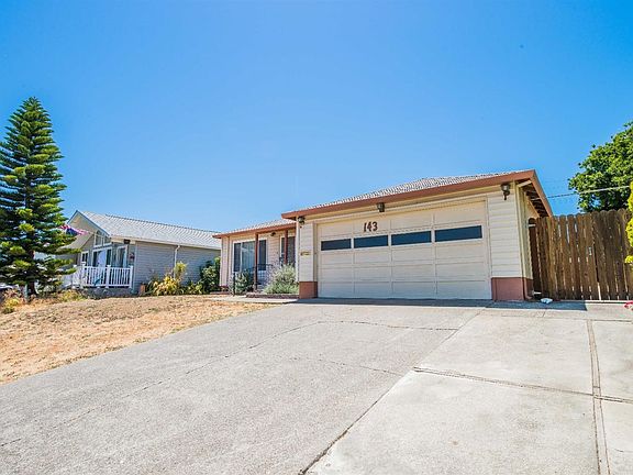 3rd image of 143 Mesa Verde Street