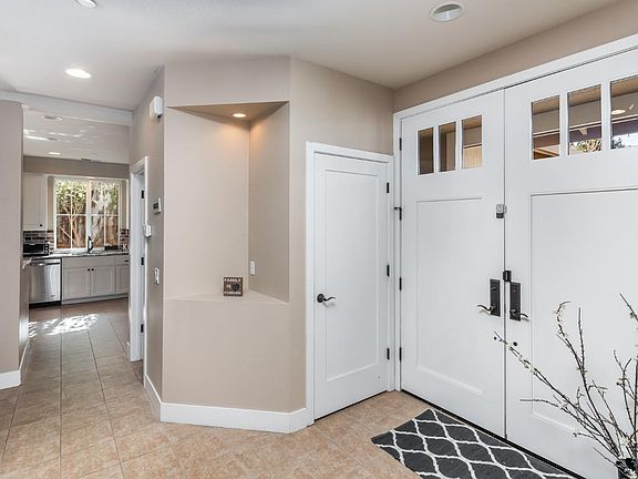 2nd image of 309 Sunrise Dr