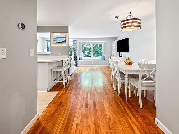 3rd image of 42 John Dr