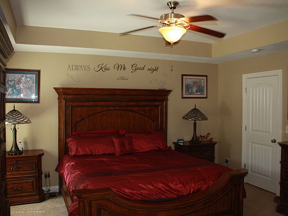 3rd image of 3146 Pin Oaks Cir NE