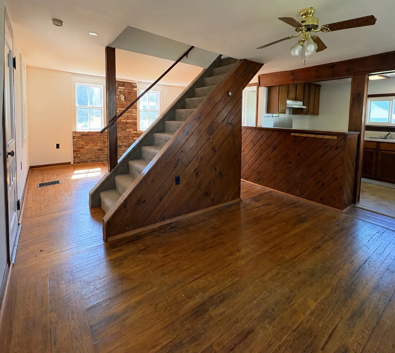 2 bed, 1000 sqft, $2,400 — Photo 3