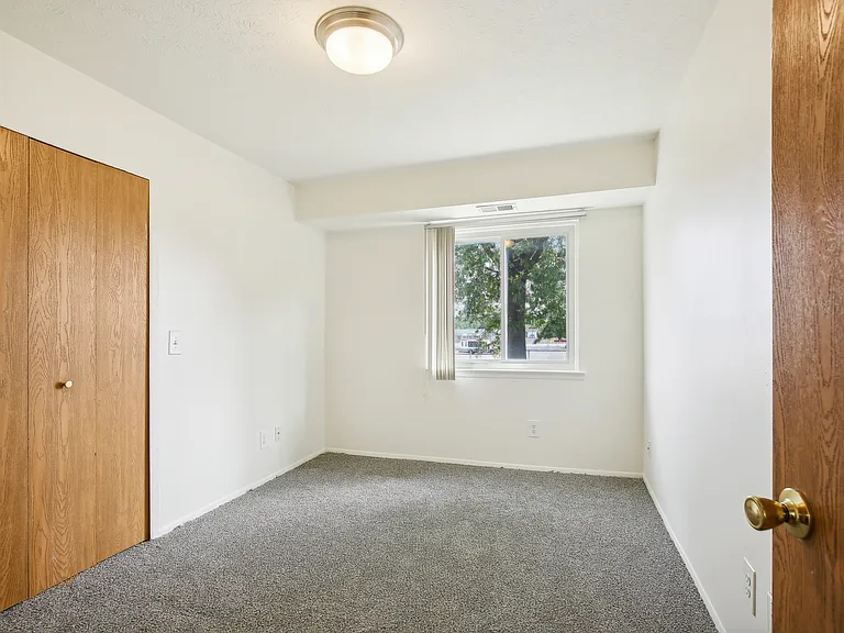 West Garden Apartments — Photo 12