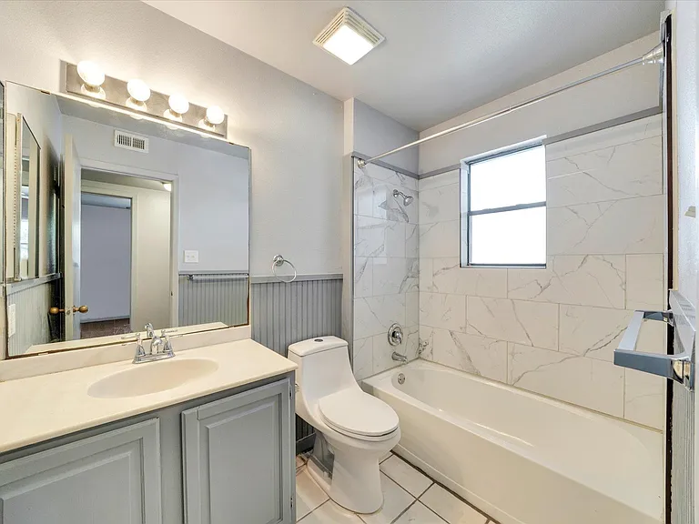 1130 Bois Darc St — Photo 15