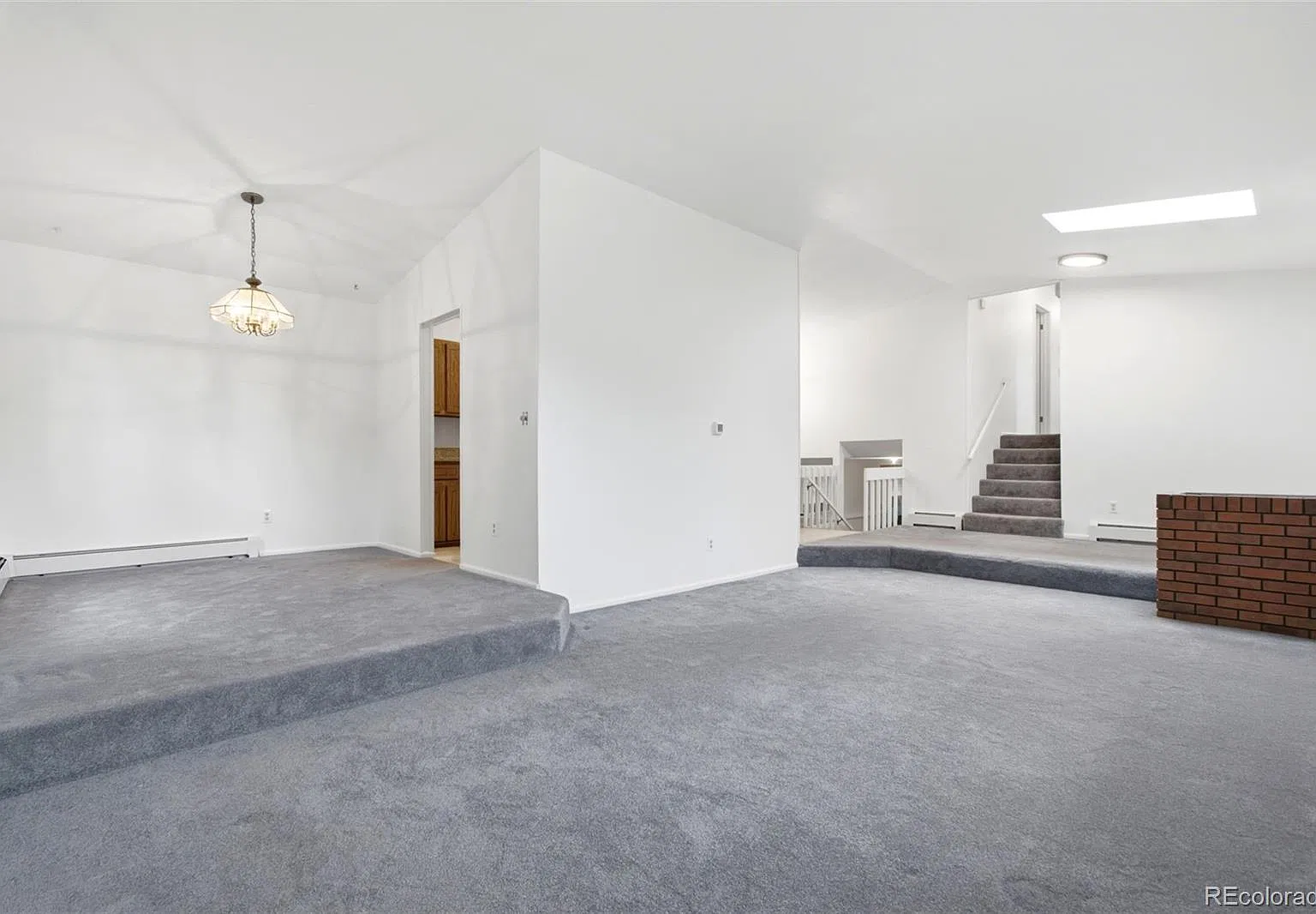 3 bed, 2.5 bath, 2046 sqft, $2,600 — Photo 4