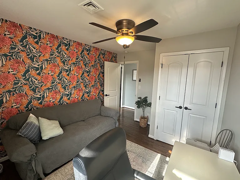 6504 Upton Ln — Photo 7