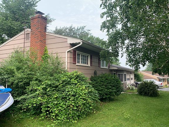 3rd image of 196 Connor Dr
