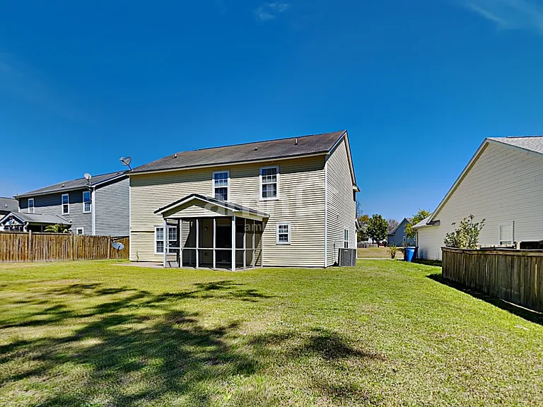 5069 Thornton Dr — Photo 21