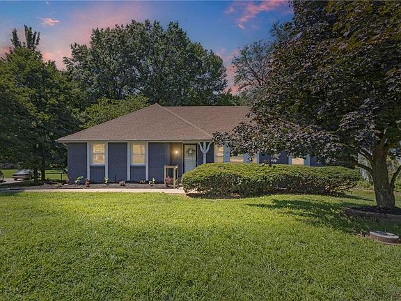 2nd image of 3709 Southern Hills Dr
