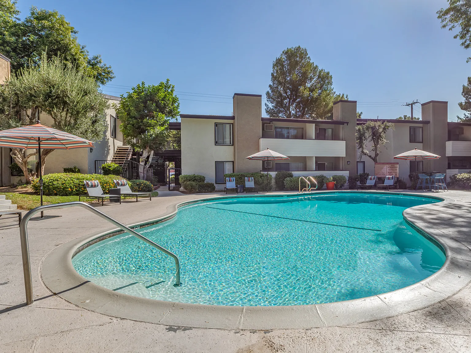 Chatsworth Pointe Apartment Homes — Photo 2