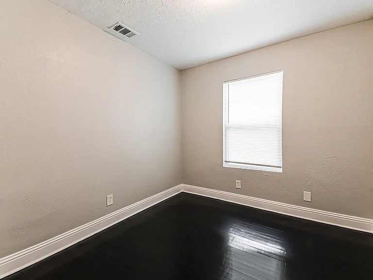 1101 Rancho Dr — Photo 12