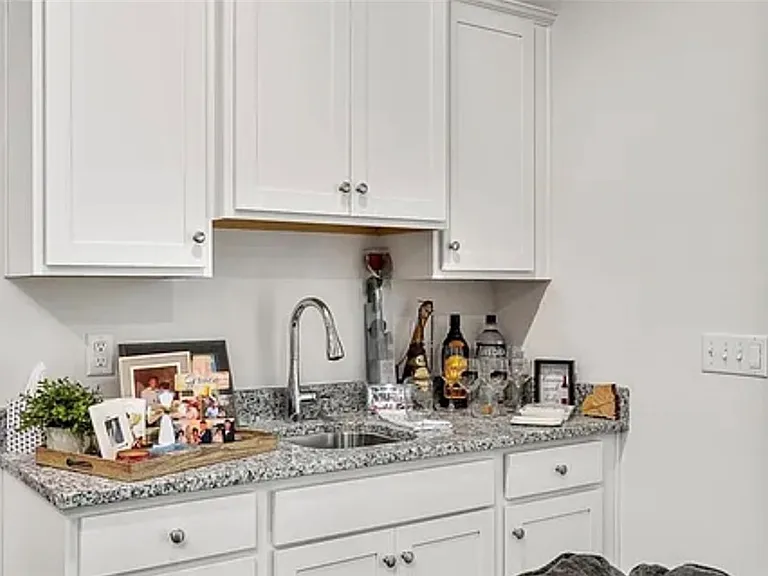 490 Twin View Dr — Photo 11