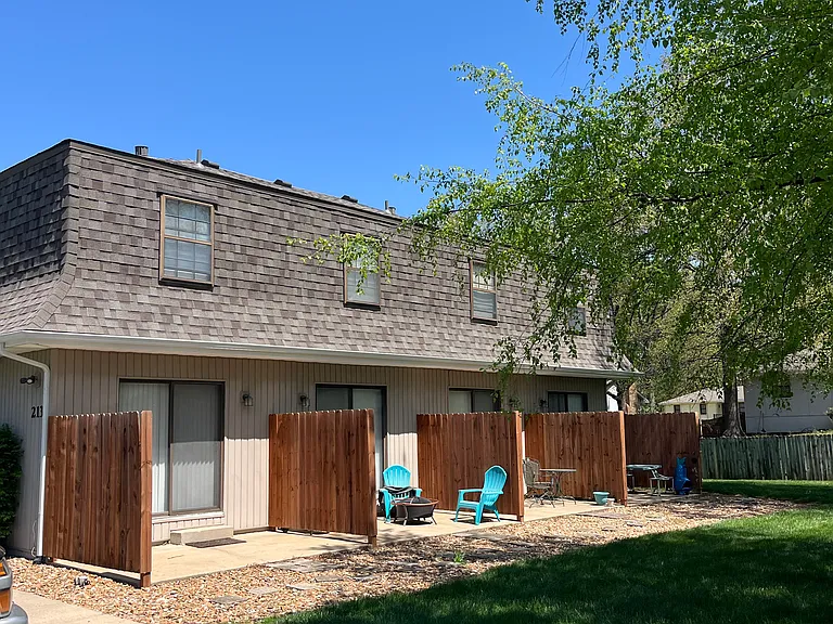 215 SE Claremont St #A — Photo 20