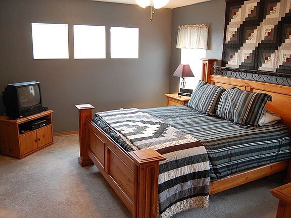 3rd image of 17607 108th Street Ct E