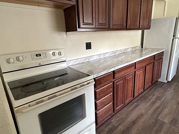 5th image of 9075 Julia Ave