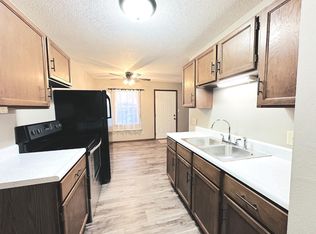 716 S 9th St #17, Clear Lake, IA 50428