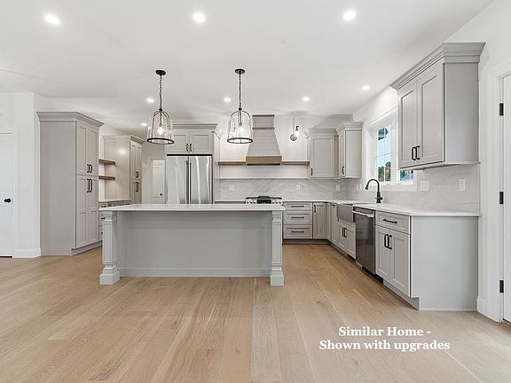 3rd image of 13-1 Dearborn Road