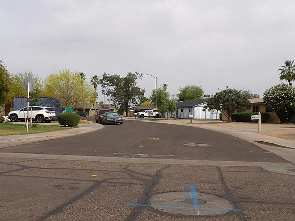 5th image of 14613 N 32nd Pl